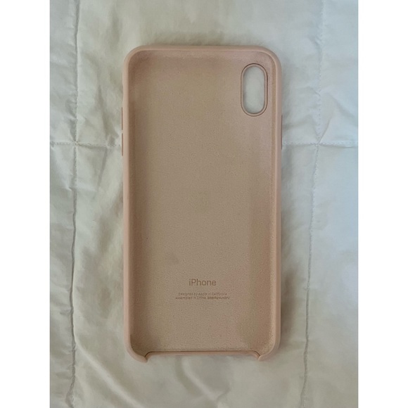 [Apple] iPhone XS Max Silicone Case in Pink Chalk - Picture 3 of 4